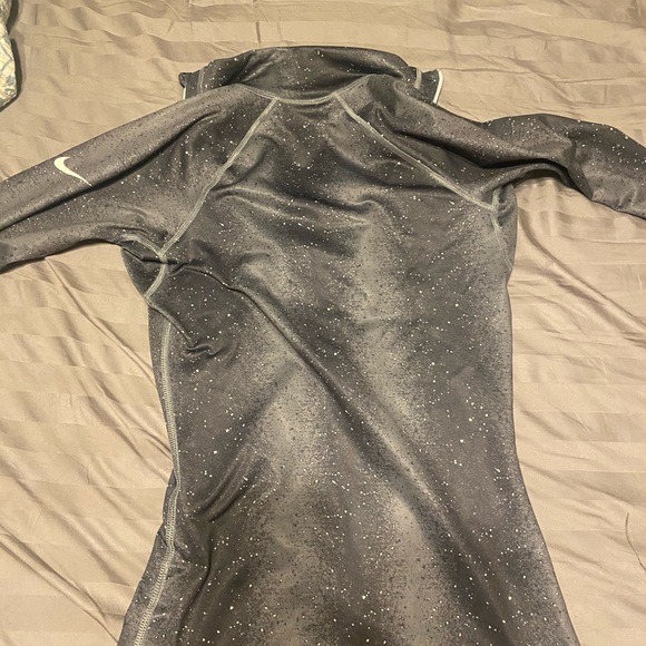 Nike pullover - Picture 2 of 2